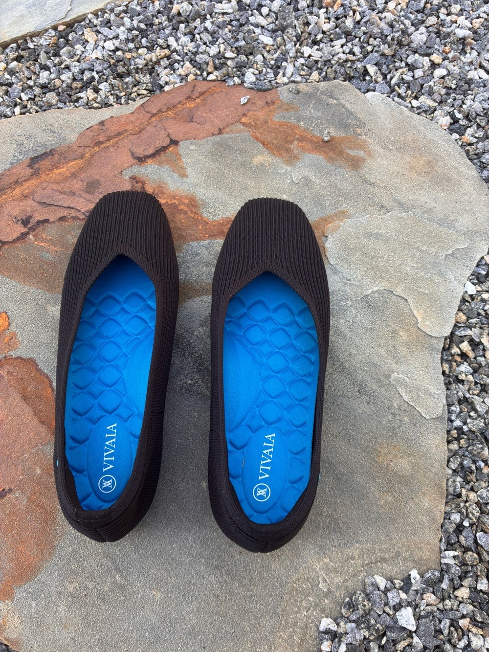 Lightweight Square-Toe V-Cut Flats (Margot Walker)
Color: Black Lapis
Size: US7